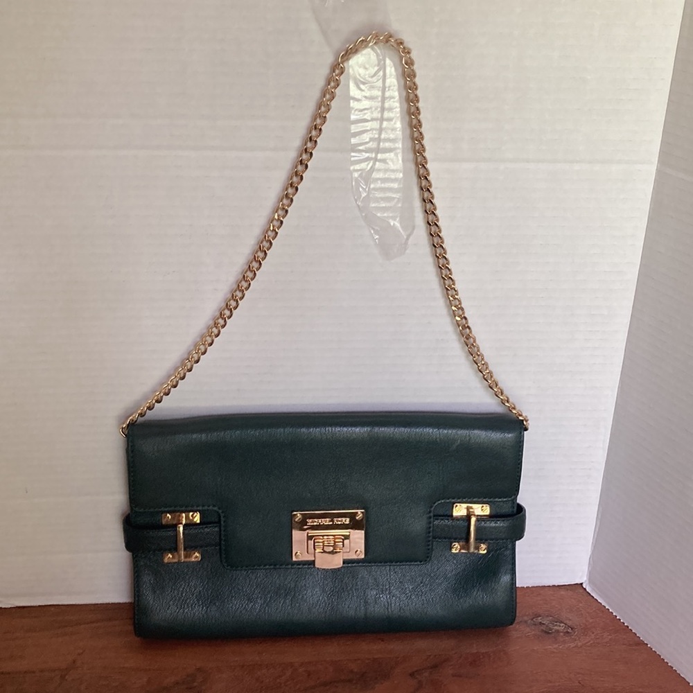 MICHAEL KORS LEADER CLUTCH  BAG